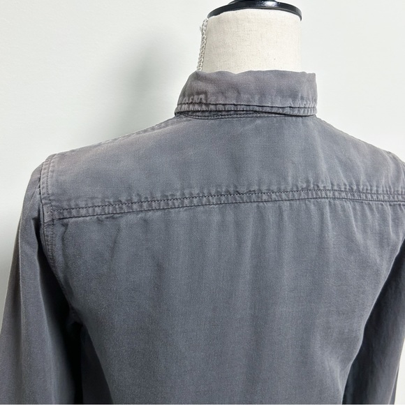 Mother Gray Worn In Washed Out Discolored Snap Button Up Collared Blouse Small - Picture 9 of 12